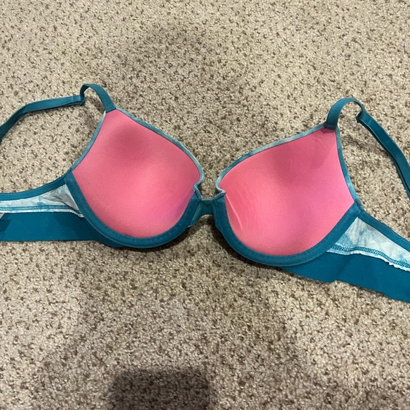 PINK Bra - Picture 2 of 3